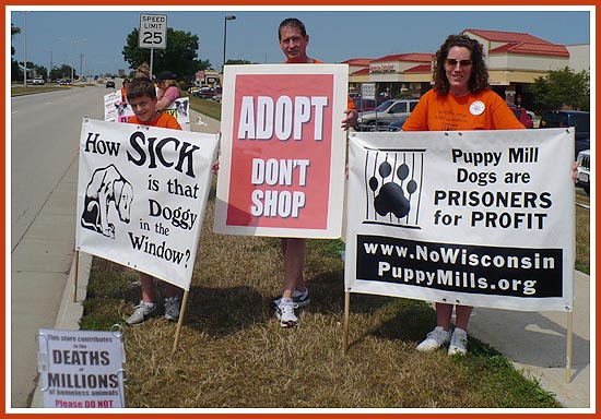 Pet Store protest, Pewaukee Petland, 23 Aug 2008